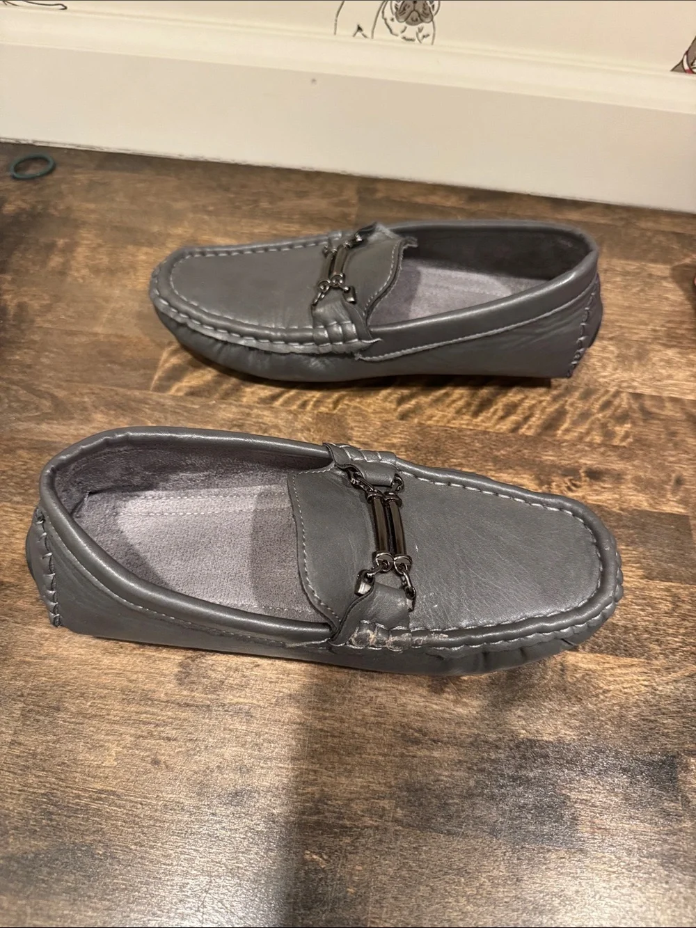 Boys Size 2 Gray Leathe Loafers with Metal Bit